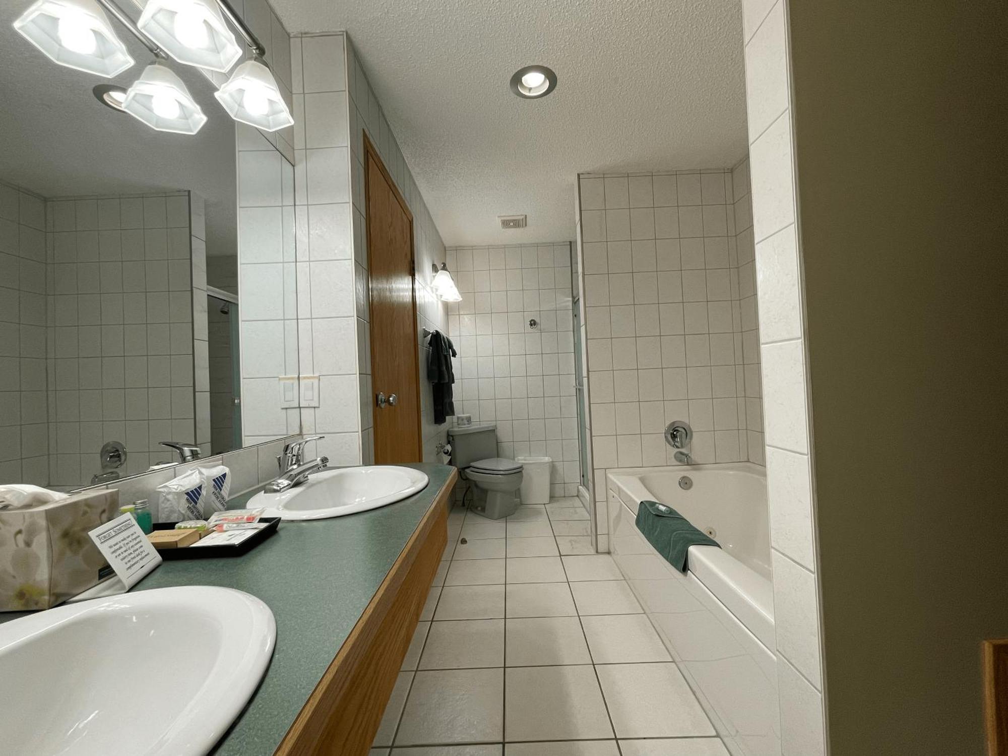 Best Maple Inn - Drayton Valley エクステリア 写真